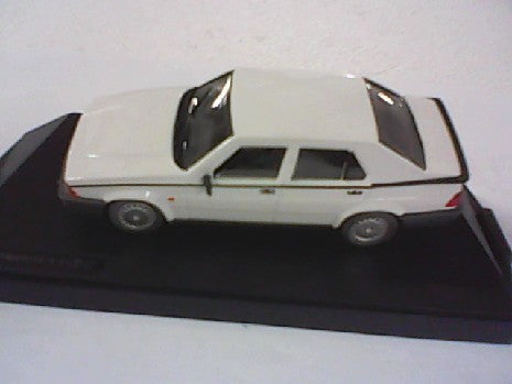 ALFA ROMEO 75 1800 IE BLANC 1/43