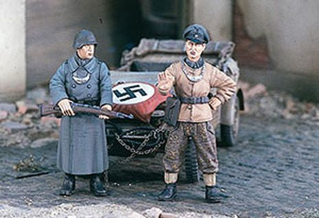 HALTE FELDPOLIZEI 1/35