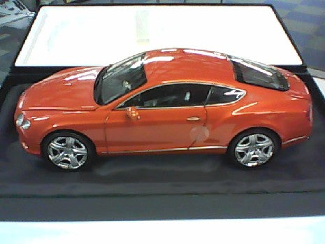 BENTEY CONTINENTEL GT 2011 ORANGE METALLIQUE 1/18