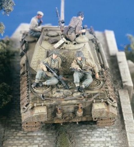 TANKISTES ALLEMANDS X 2  1/35