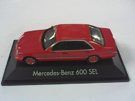 MERCEDES BENZ 600 ROUGE 1/43 - Miniature de Collection