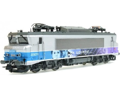 LOCO ELECTRIQUE SERIE BB 15000 EN VOYAGE SNCF HO