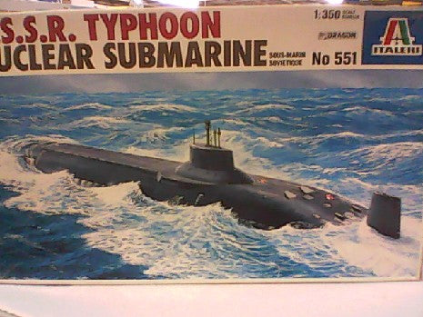 USSR TYPHOON NUCLEAR SUBMARINE 1/350