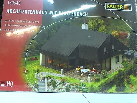 MAISON D ARCHITECTE AVEC TOIT EN PANNEAUX HO