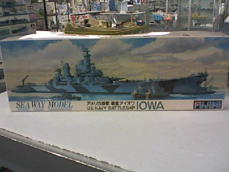 US NAVY BATTLESHIP IOWA 1/700