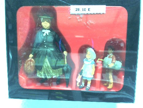 TANTE CLOTHILDE AVEC FAMILLE  1/24