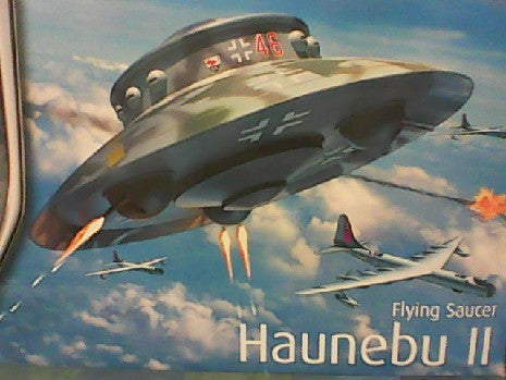 Maquette de Soucoupe Volante Haunebu II 1/72 - Revell