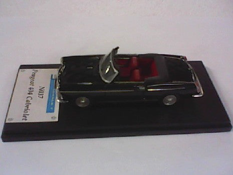 PEUGEOT 404 CABRIOLET NOIR 1/43