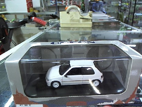 PEUGEOT 106 RALLY BLANCHE 1/43