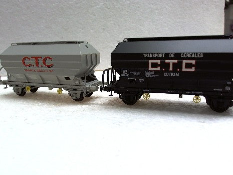 SET DE 2 WAGONS CEREALIERS  CTC HO