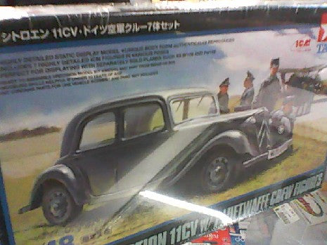 CITROEN 11CV + PERSONNEL LFW 1/48