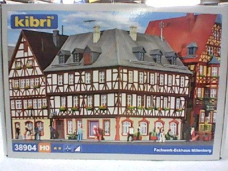 MAISON DE VILLE D'ANGLE HO