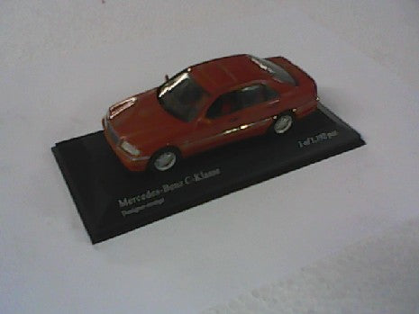 Mercedes-Benz Classe C 1977 Miniature Orange Métal 1/43 - Minichamps