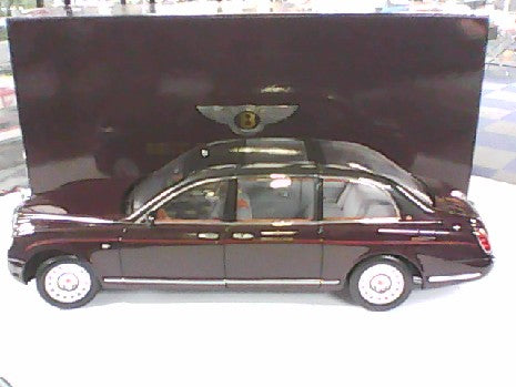 BENTLEY STATE LIMOUSINE 2002 1/18