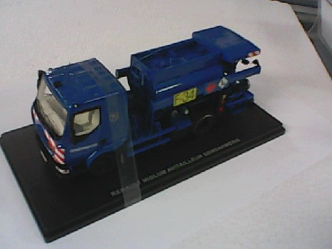CAMION RENAULT MIDLUM AVITAILLEUR DE GENDARMERIE 1/43