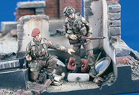 PARAS BRIT DEMONS ROUGES 1/35