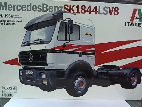 MERCEDES BENZ SK 1844LS V8 1/24