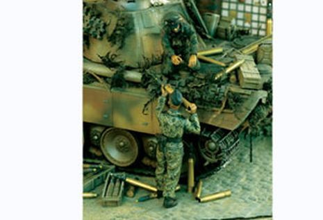 EQUIPAGE TANK ALLEM. 2 F.1/35