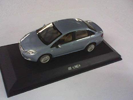 FIAT LINEA BLEU CLAIR 2006 1/43