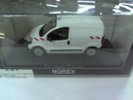 PEUGEOT BIPPER 2009 WHITE WITH RED STRIPPING 1/43