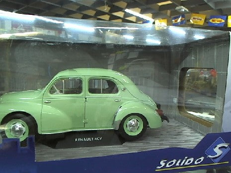 RENAULT 4CV VERT D'EAU 1/18
