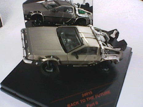 DE LOREAN DMC12 RETOUR VERS LE FUTUR II VERSION VOLANTE 1/43