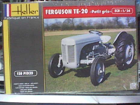 TRACTEUR FERGUSON PETIT GRIS 1/24