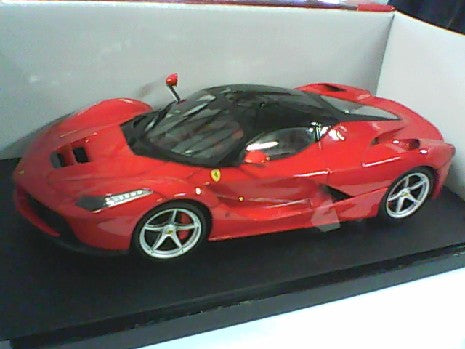LA FERRARI ROUGE 1/18