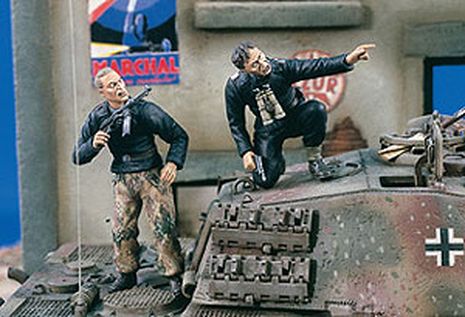 SOUS LE FEU 2 FIG        1/35