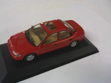 FORD MONDEO LIMOUSINE  ROUGE 1/43