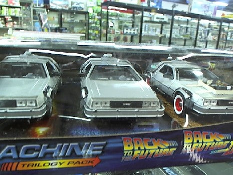 SET DE 3 DELOREAN "RETOUR VERS LE FUTUR" 1/2/3 1/24