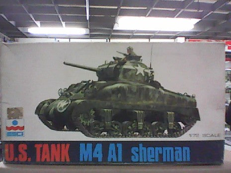 U.S.TANK M4 A1 SHERMAN 1/72