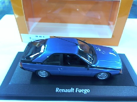 RENAULT FUEGO BLEU 1984  1/43