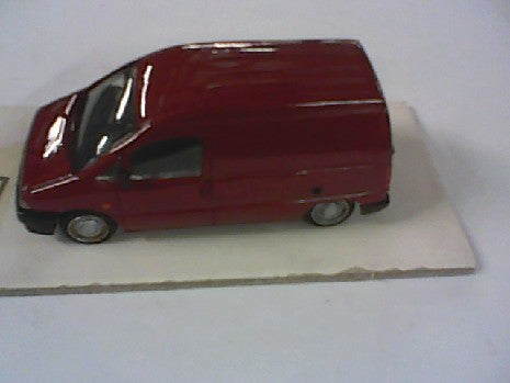 PEUGEOT EXPERT ROUGE 1/43 - Miniature de qualité supérieure