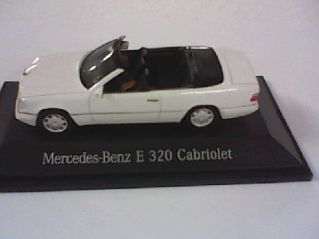 MB E 320 CABRIO BLANCHE 1/43