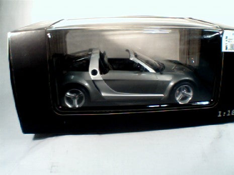 Miniature voiture SMART ROAD STER COUPE GRIS 1/18 - REVLAND