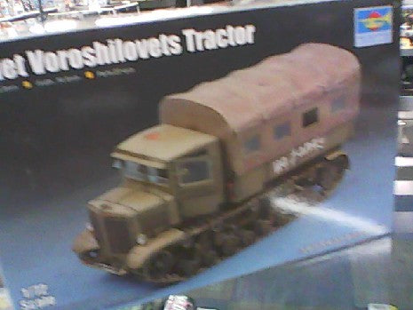 SOVIET VOROSHILOVETS TRACTOR 1/72