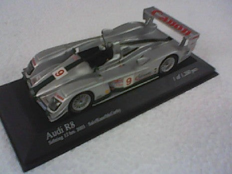 Audi R8 Miniature 1/43 par Minichamps - Modèle Précis et Détails Étonnants