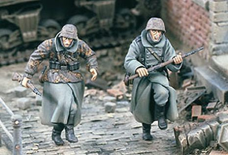 ALLEMANDS EN FUITE WW2   1/35