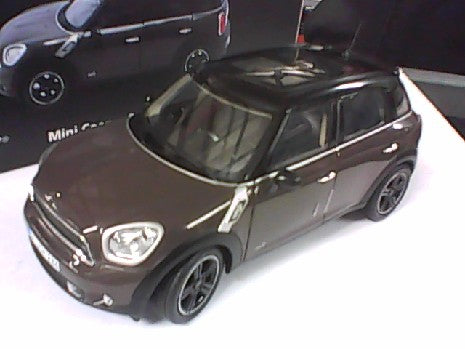 MINI Cooper S Countryman 2010 - Modèle miniature de qualité supérieure en café clair avec toit noir