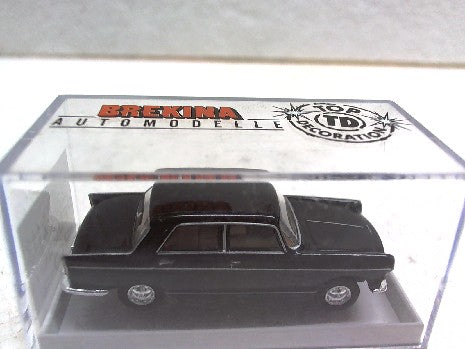 PEUGEOT 404 NOIRE HO