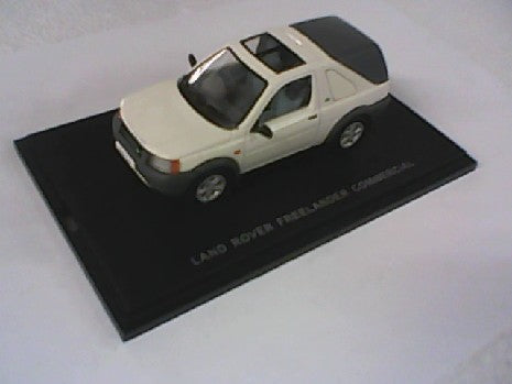 FREELANDER BLANC 1/43