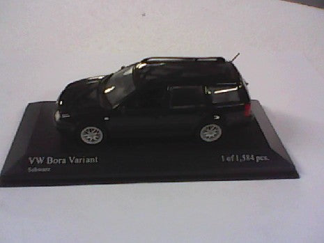 VW Bora Variant 1999 Noir 1/43 - Modèle Miniature de Collection