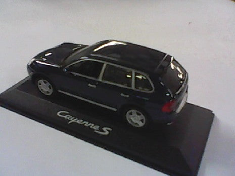 CAYENNE S BLEU 1/43