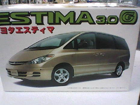 ESTIMA 3.0 4WD - Voiture RC 1/24 de FUJIMI
