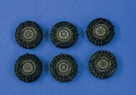 ROUE+CHAINES NEIGE M8/20 1/35