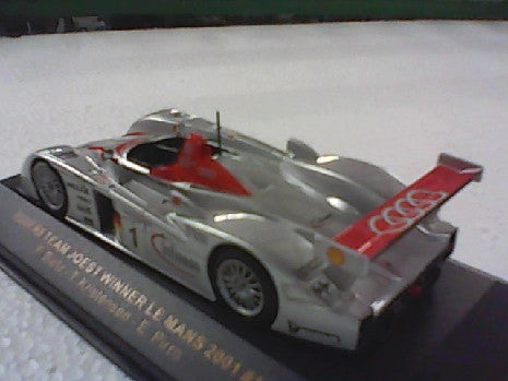 Audi R8 LM 2001 - Modèle Miniature IXO en 1/43
