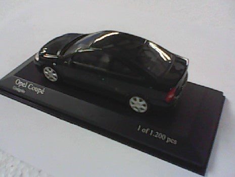 OPEL COUPE 2000 VERT