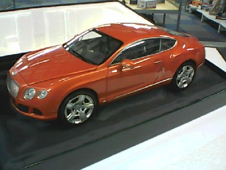 BENTEY CONTINENTEL GT 2011 ORANGE METALLIQUE 1/18