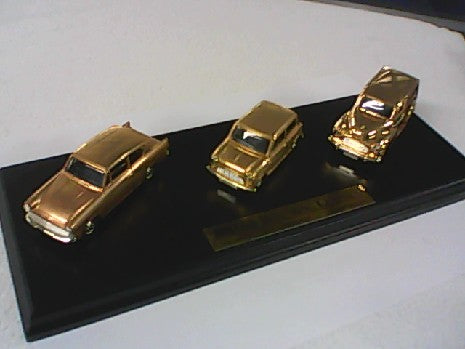 Coffret de 3 Voitures Miniatures Couleur Or : Ford Anglia, Austin Seven, Morris Trav